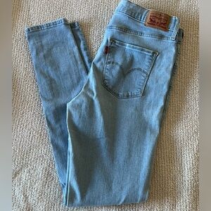 ❗️💲CLOSEOUT SALE: $5 💲❗️- Levi's Light Blue Denim Jeans